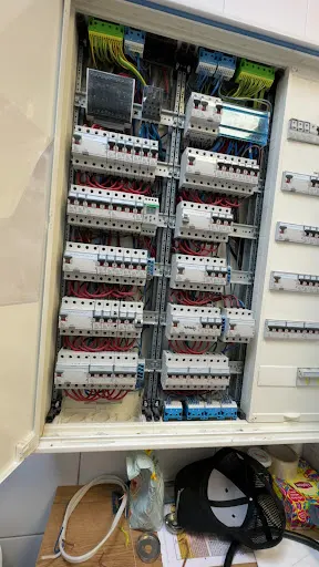 ElektroGrabarek – Elektryk Łódź 24/7